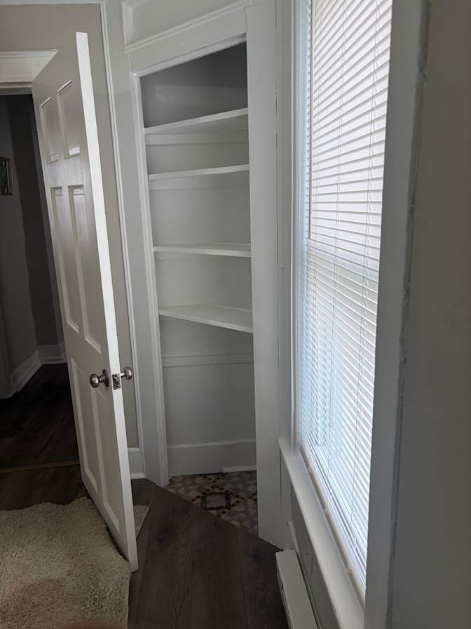 Earl's room