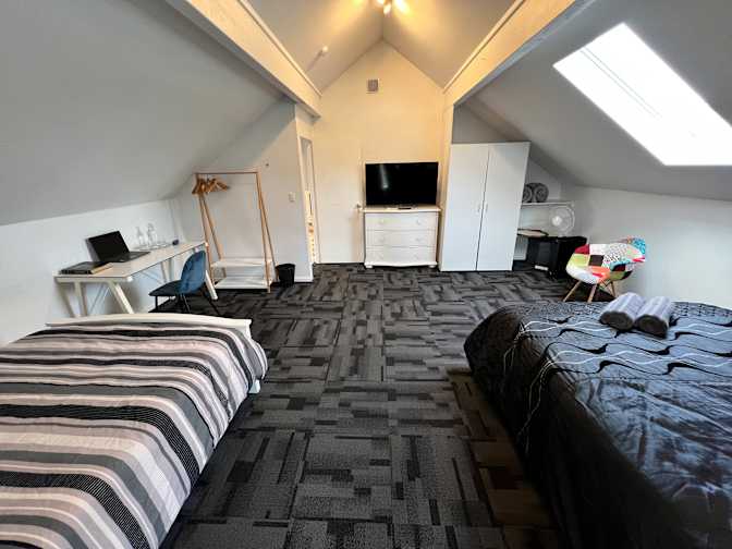 Elmer's room