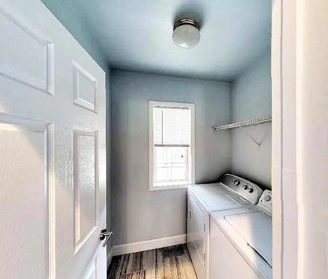 Alcove Rooms's room