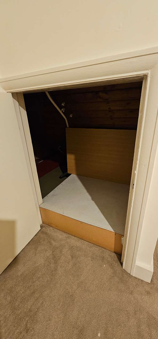 MS MELISSA ALLEYN-DEACON's room