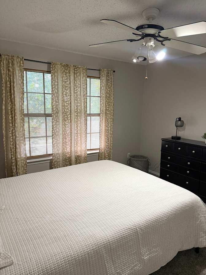 Federico Bueno's room