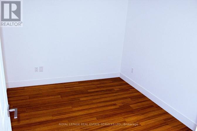 Dee's room