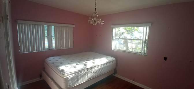 ken's room