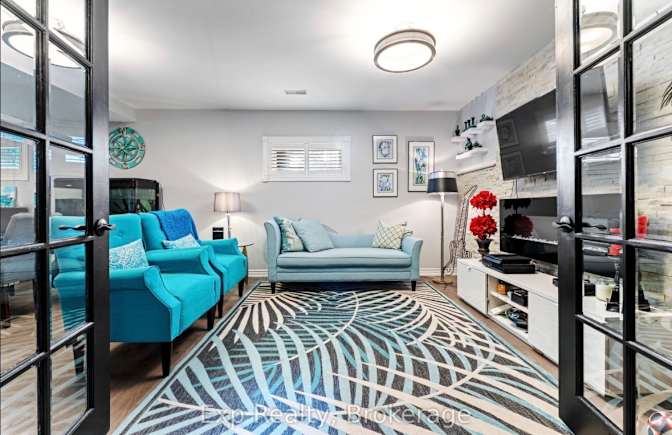 Jennifer's room