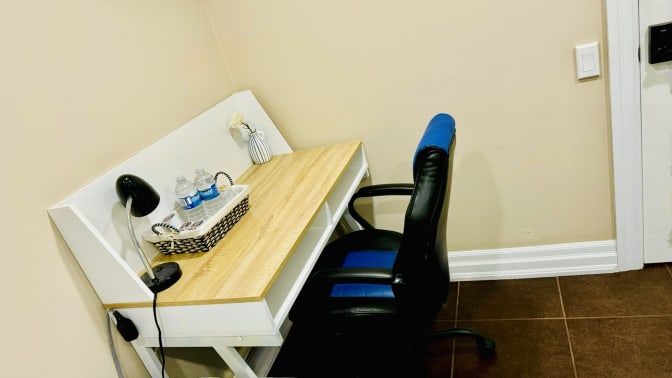 Jo's room