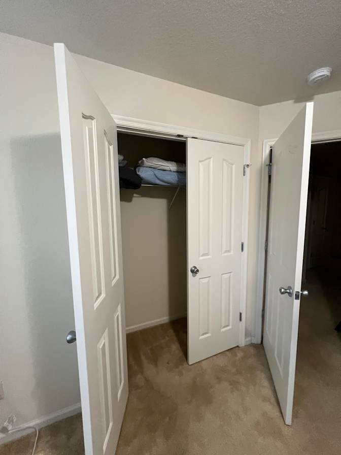 Luis Peralta's room