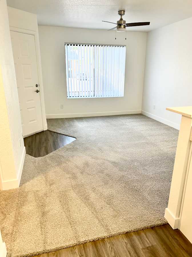 Woodlands Village Apartments's room