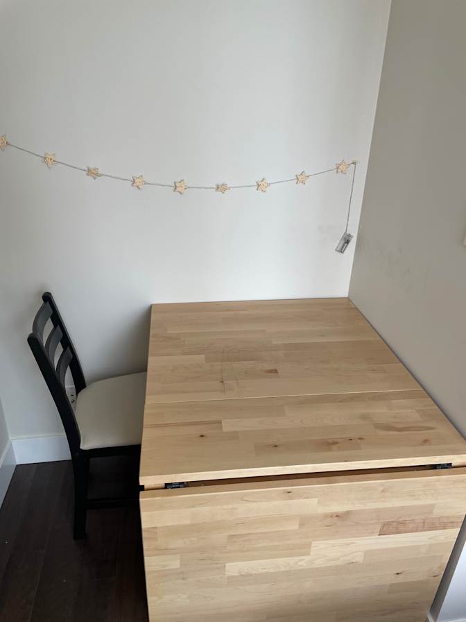 Lee's room
