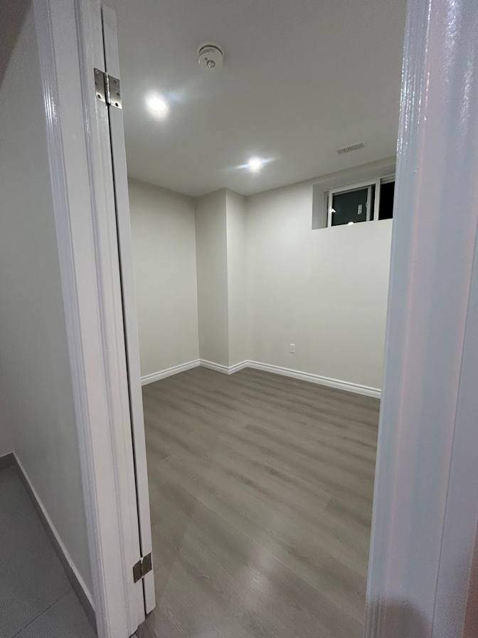 Lee's room