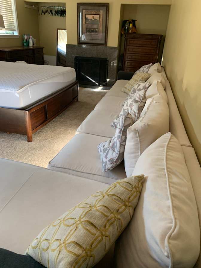 BOBBIE's room