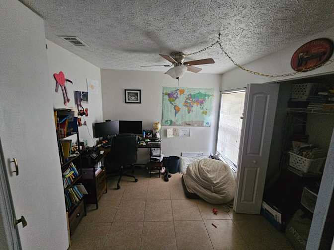 Dirk's room