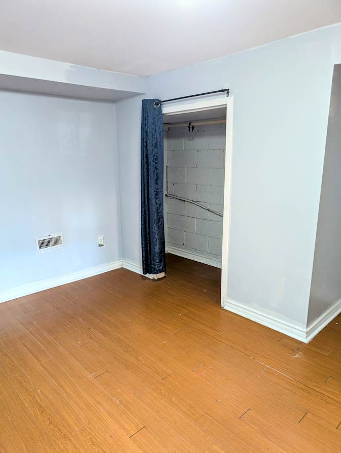Aamir's room