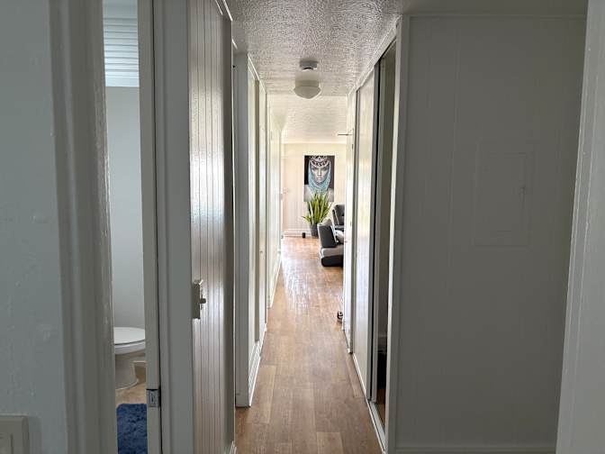 robert desrochers's room