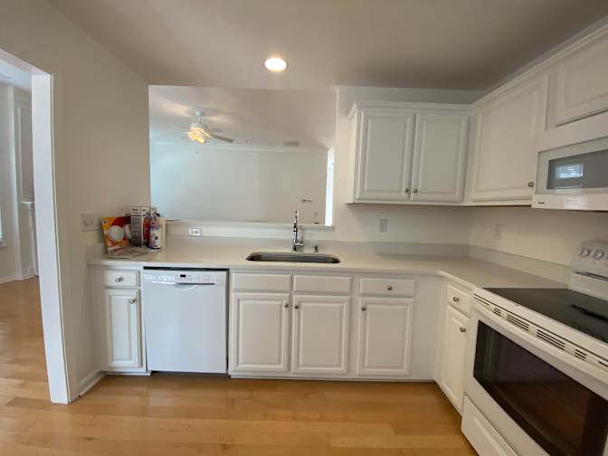 Alcove Rooms's room