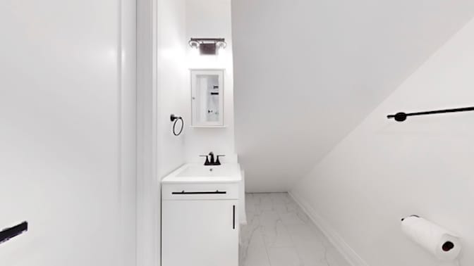 Tolobi Rental's room