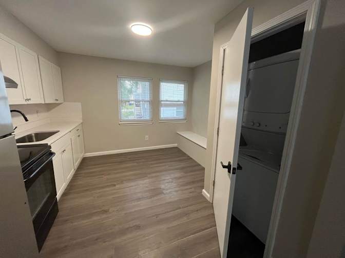 Alcove Rooms's room