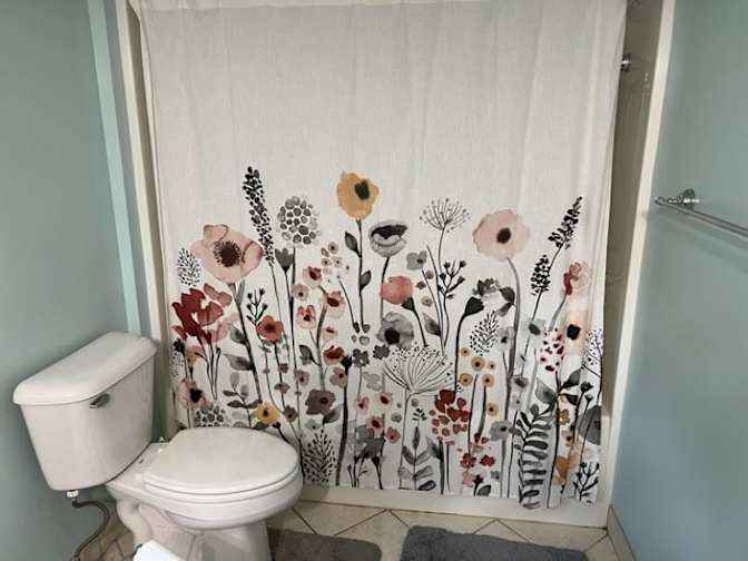 Enrique's room