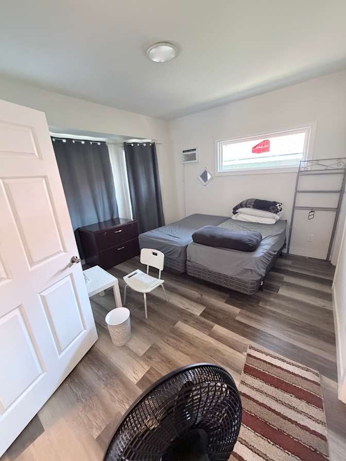 Joe Vanna's room