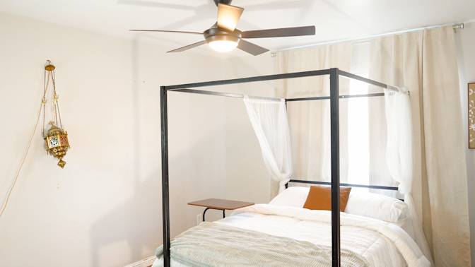 salma Garcia's room