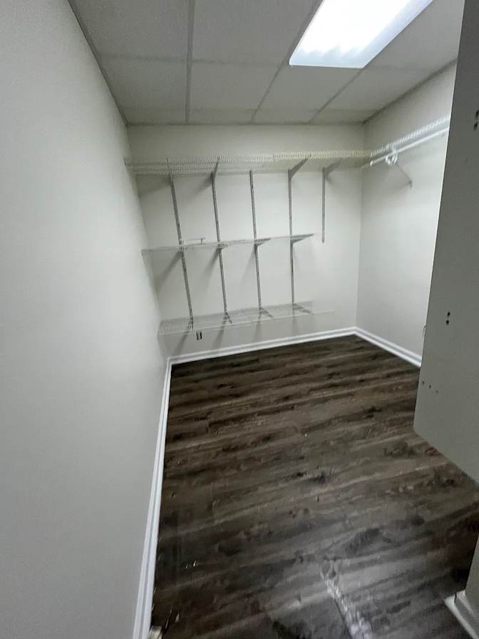 Alcove Rooms's room