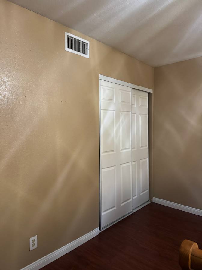 Hender's room