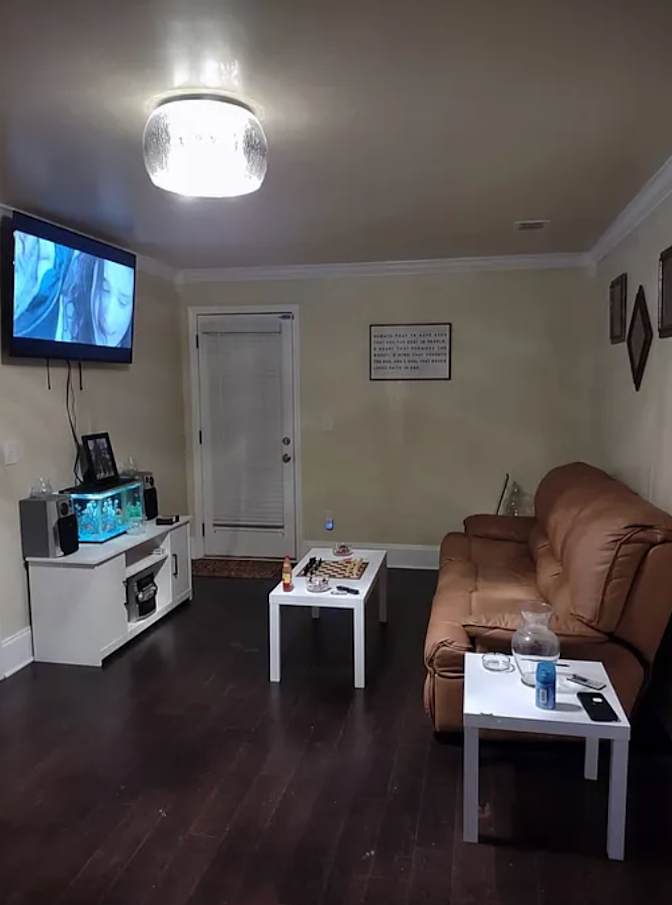 Alcove Rooms's room