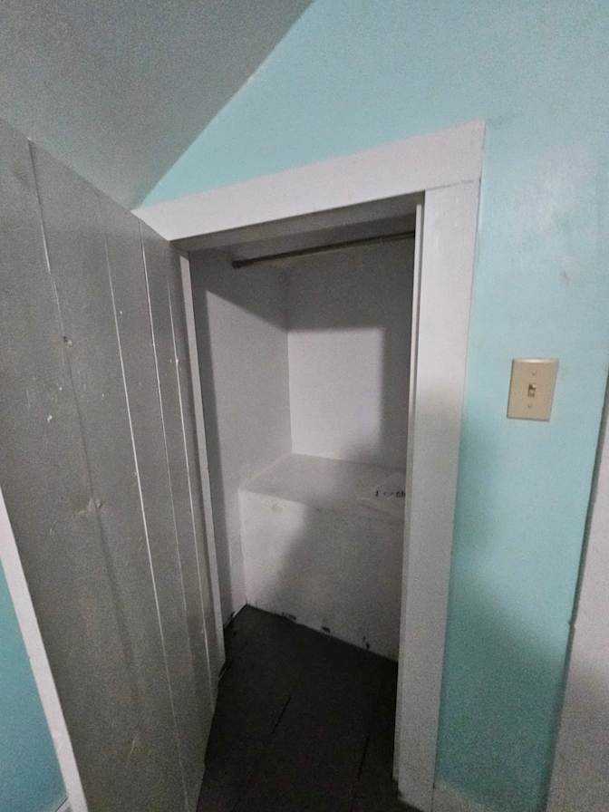 Thomas's room