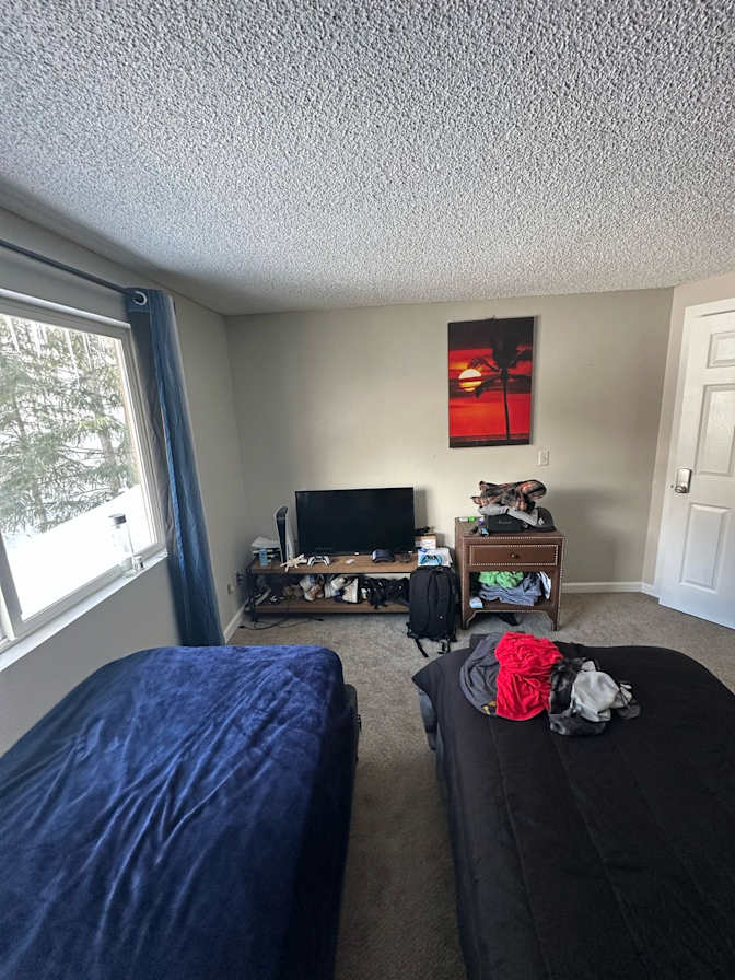 Ever's room