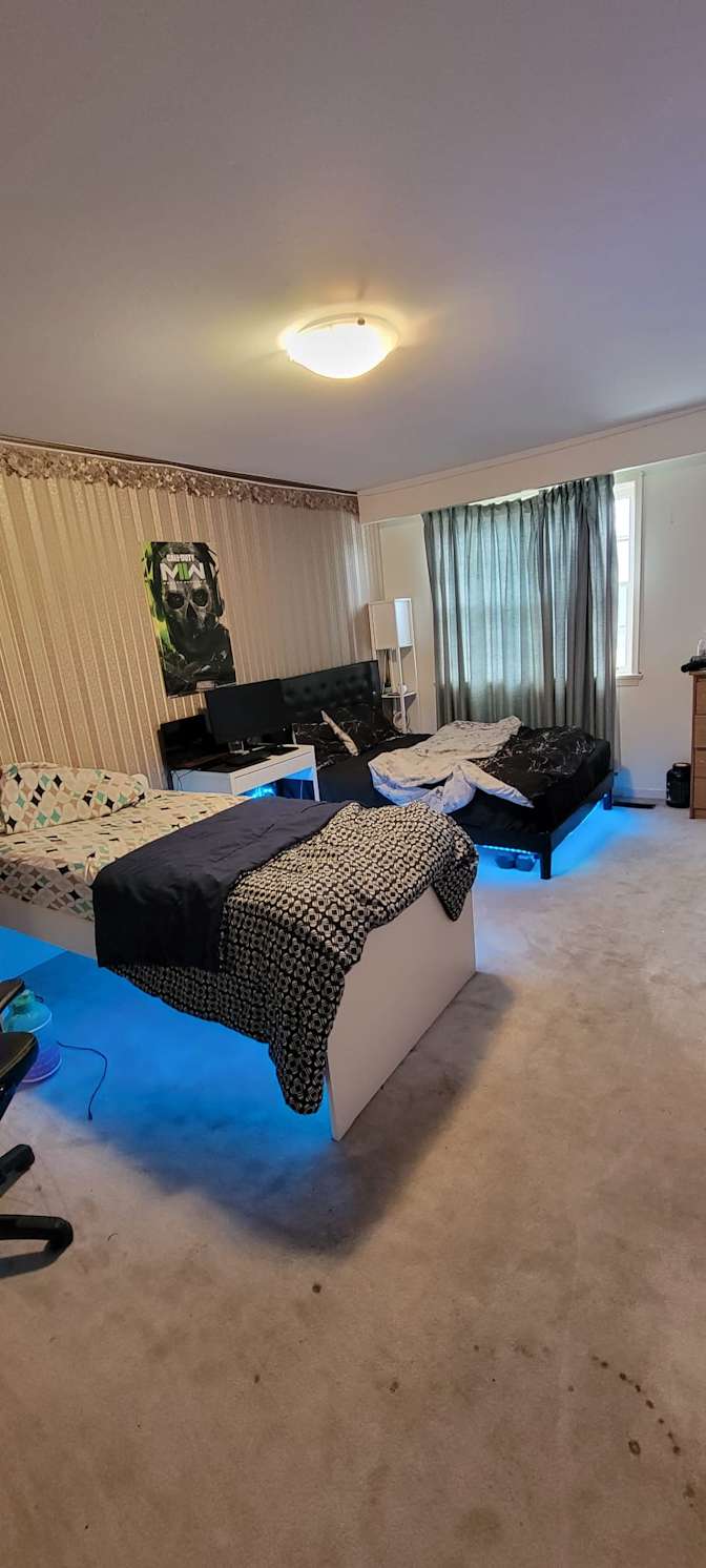 Ess's room