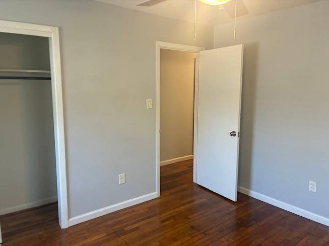 Alcove Rooms's room
