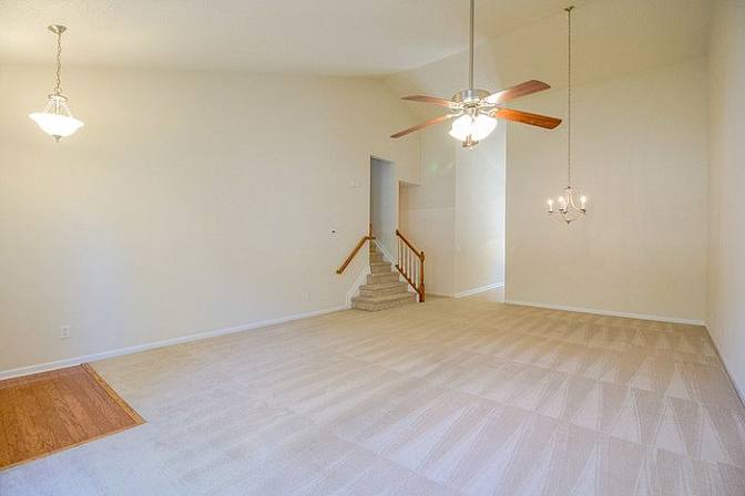 Alcove Rooms's room