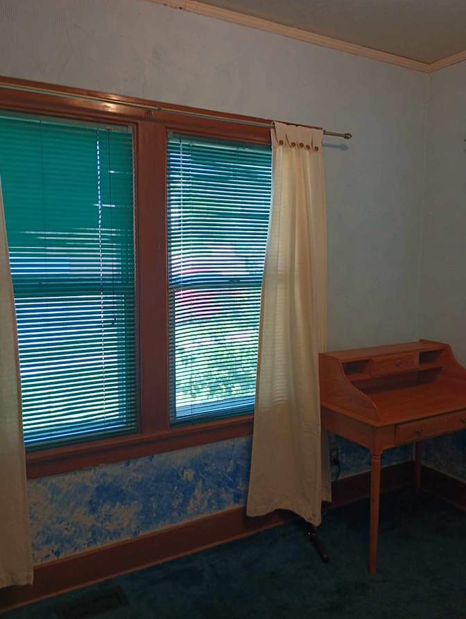 Eric Peterson's room
