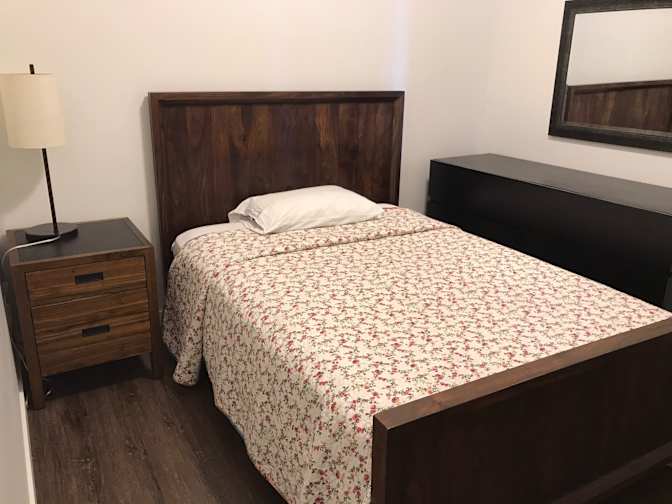 MARK YU's room
