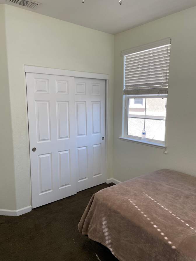 TEN's room