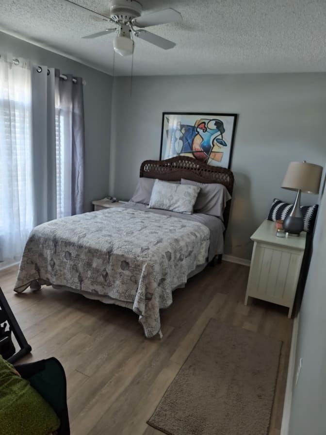 Tunde's room