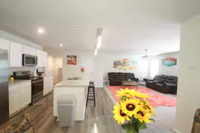 Alcove Rooms's room