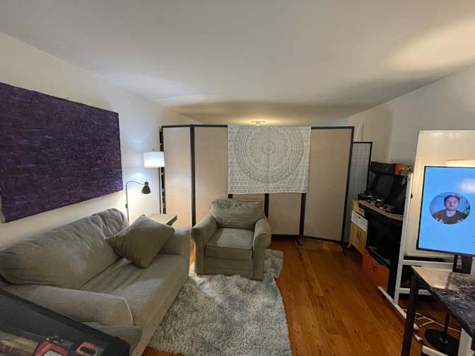 Large PRIVATE BEDROOM with Vanity Room Sink - Walk-in Closet - Danbury Connecticut's room