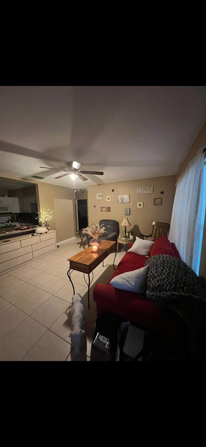 Joanne Mcmeekin's room