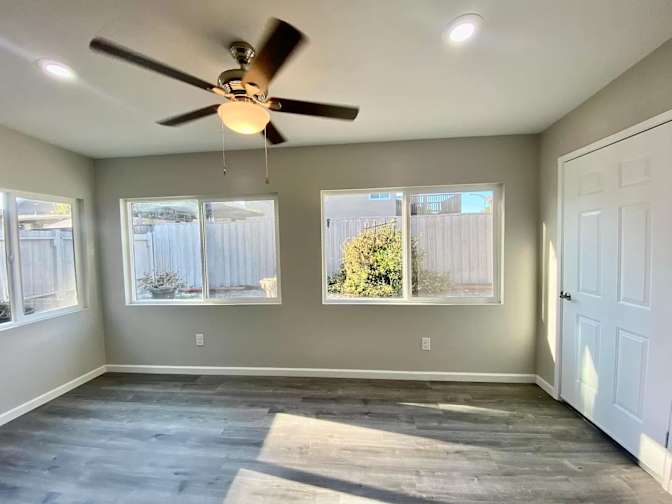 Carlos's room