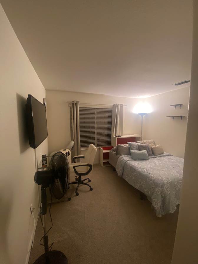 Raquel's room
