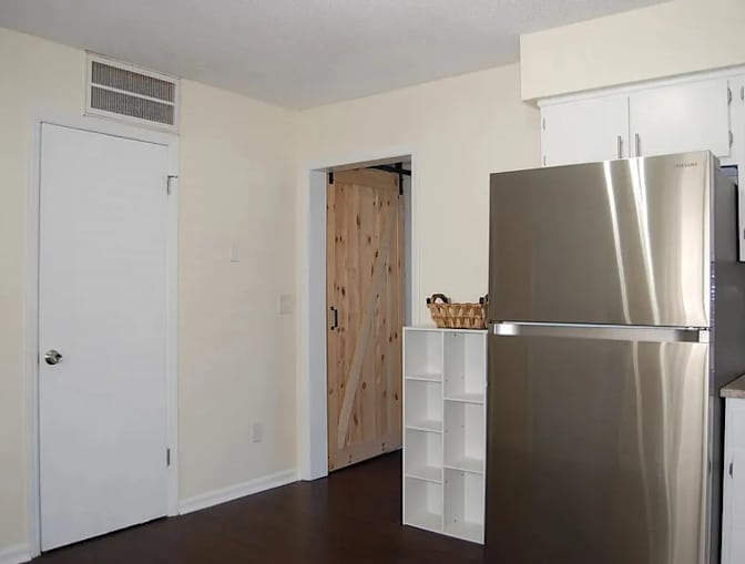 Alcove Rooms's room