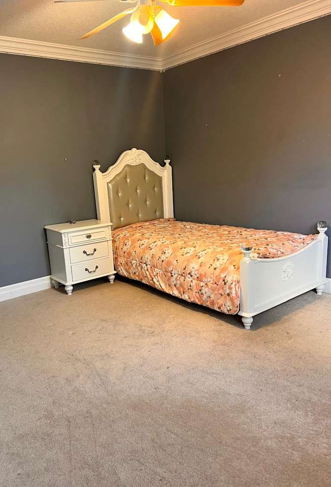 Aidin's room