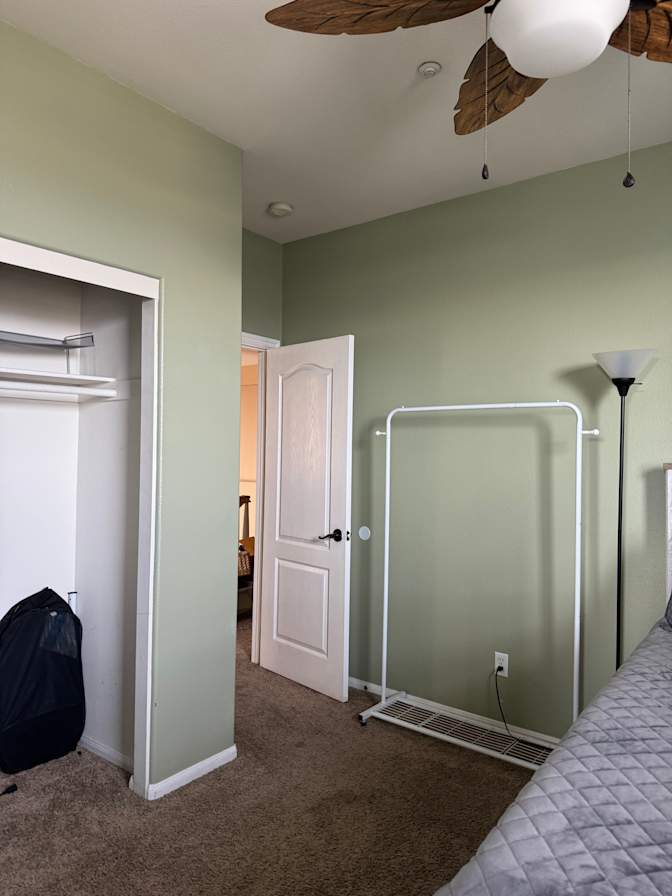 Raquel's room