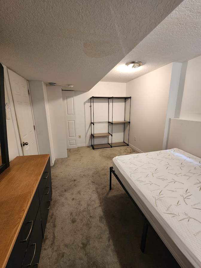 Rent's room
