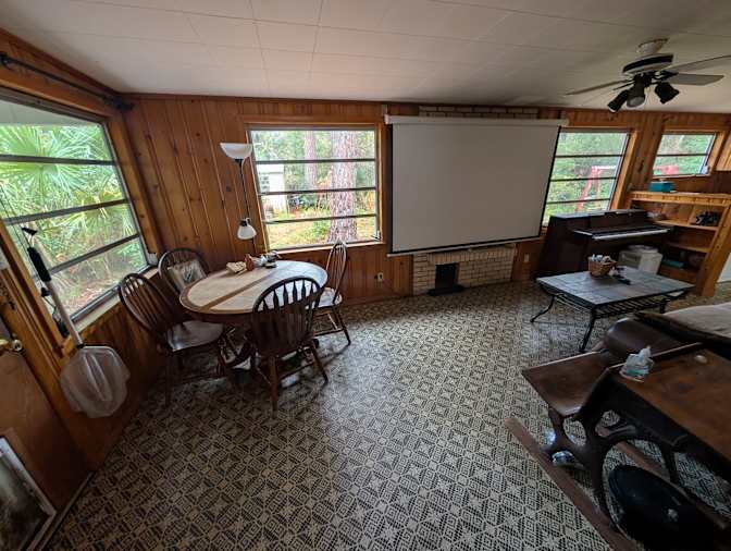 Scott Allen Davis's room