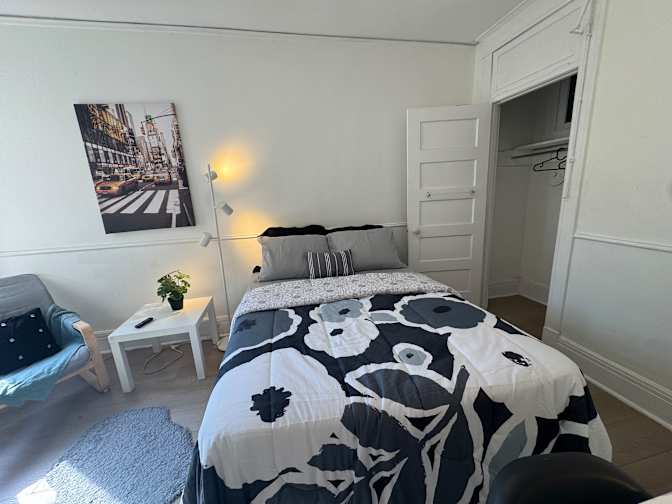Alona's room