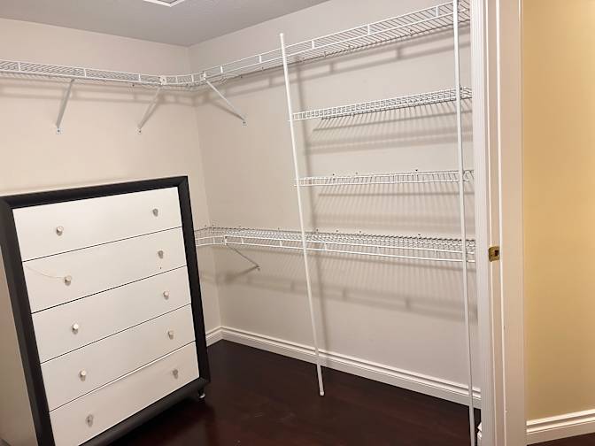 sandy's room