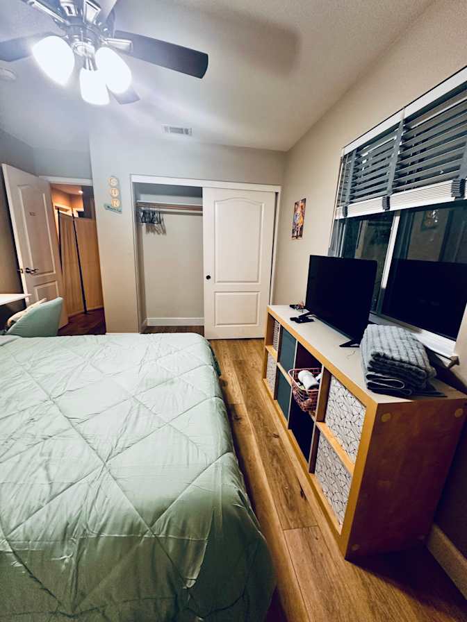 TheOakVista's room