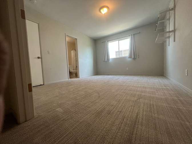 KathleenSam's room