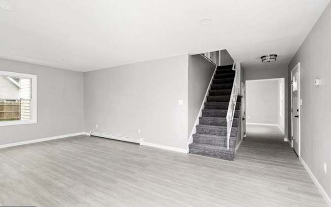Spacious rooms for rent in a luxurious house's room